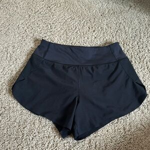 athleta run with it 3.5 inch shorts
